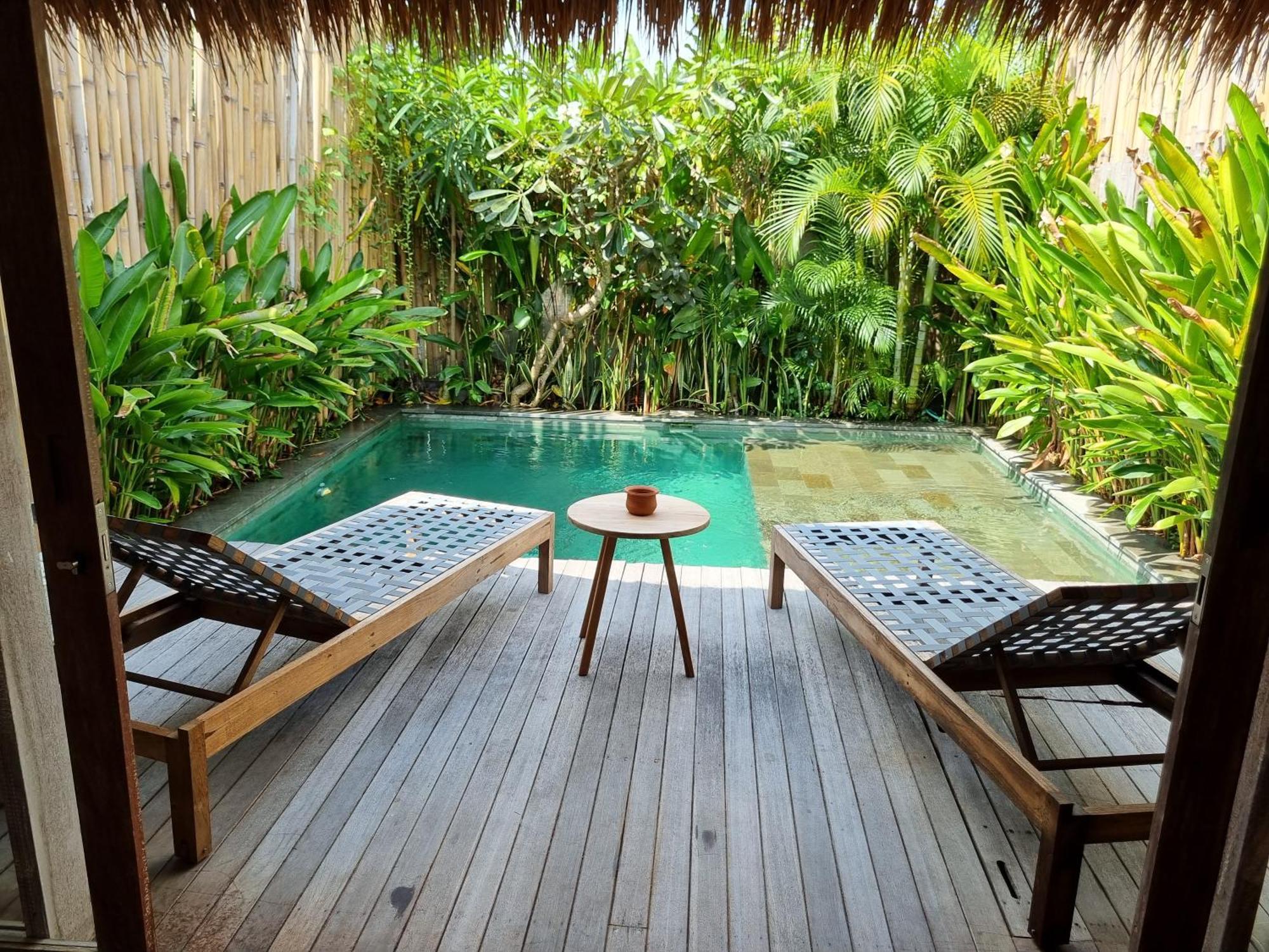 Bobos Villa *