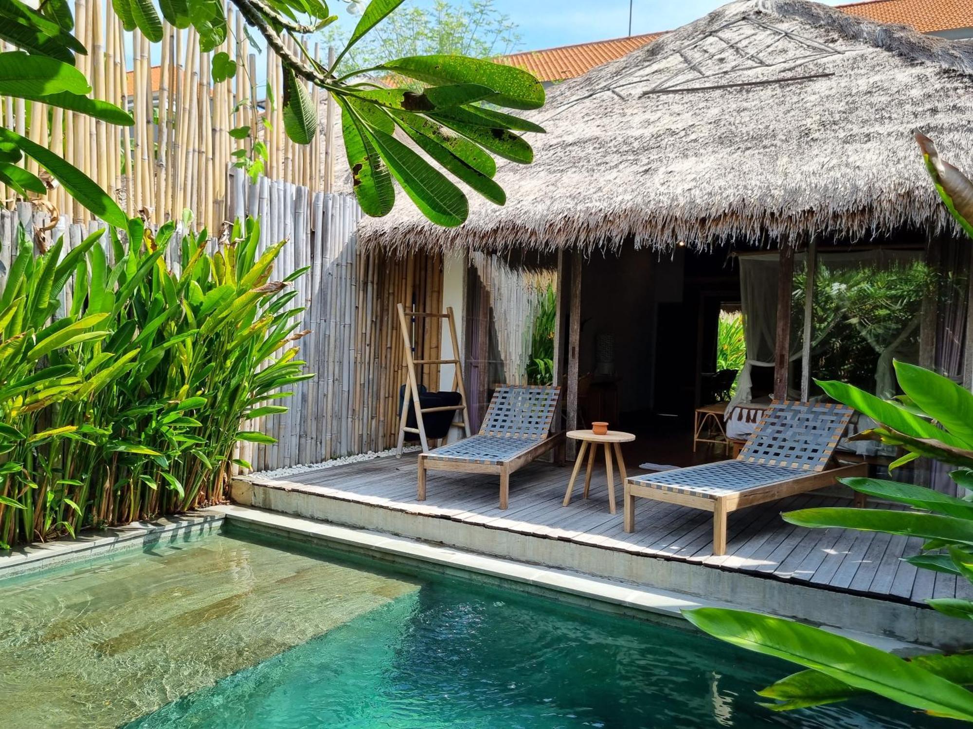 Bobos Villa *